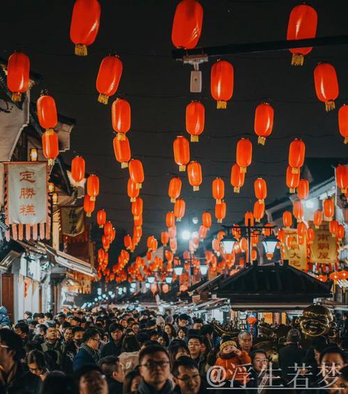 美、精、暖 这些街巷里的新消费主打“满满烟火气”